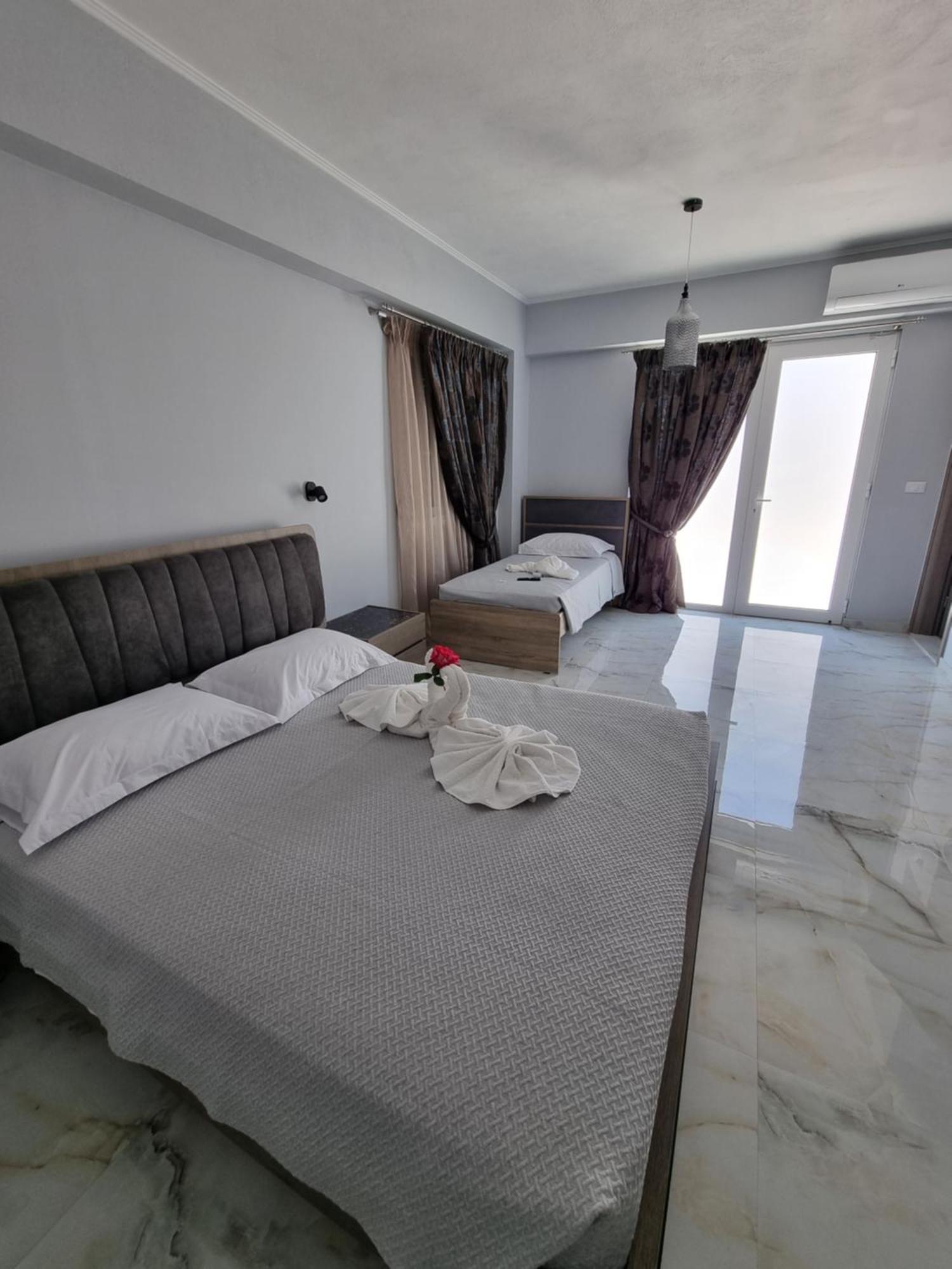 Eleni Hotel Kéfalos Buitenkant foto