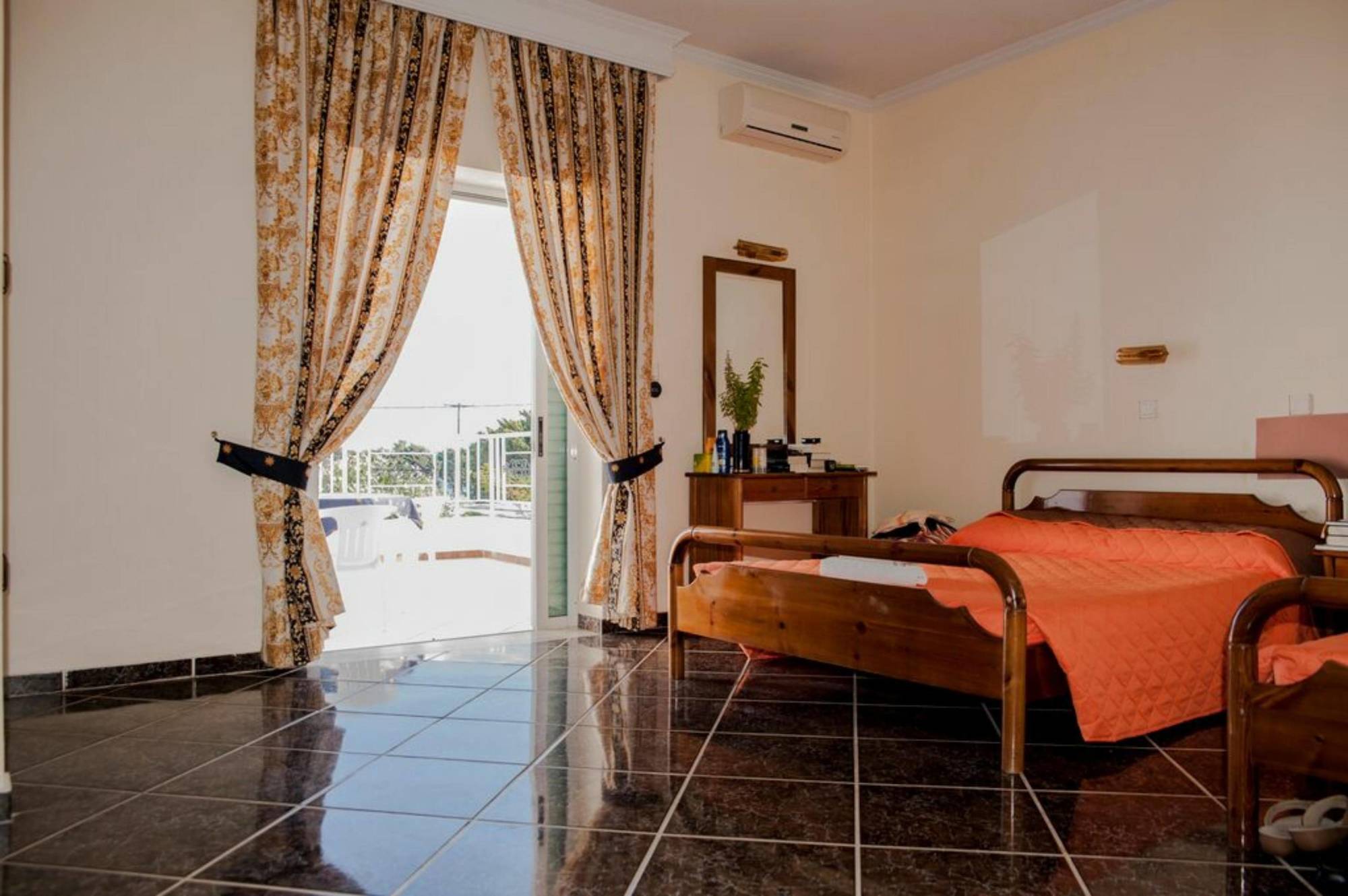 Eleni Hotel Kéfalos Buitenkant foto